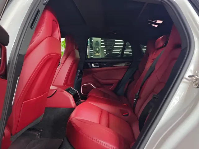 Porsche Panamera — Фото автомобиля 10