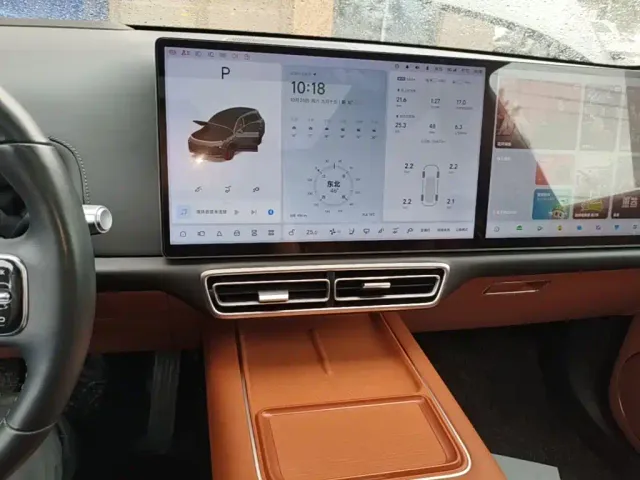 Li Auto L8 — Фото автомобиля 12