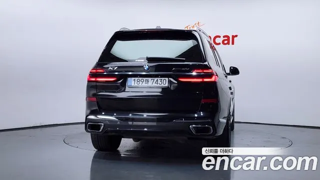 BMW X7 — Фото автомобиля 2