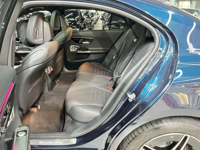 Mercedes-Benz C-Class — Фото автомобиля 6