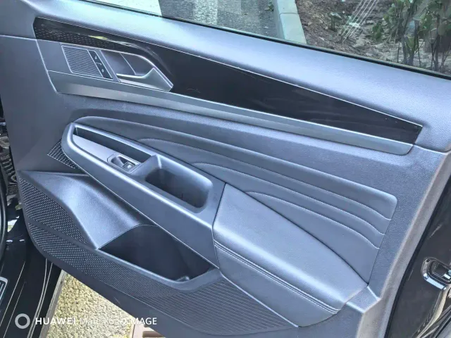 Volkswagen Passat — Фото автомобиля 14