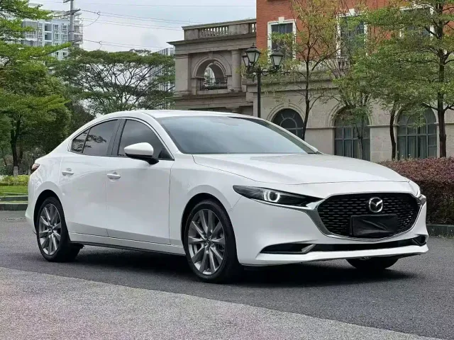 Mazda Axela — Фото автомобиля 3