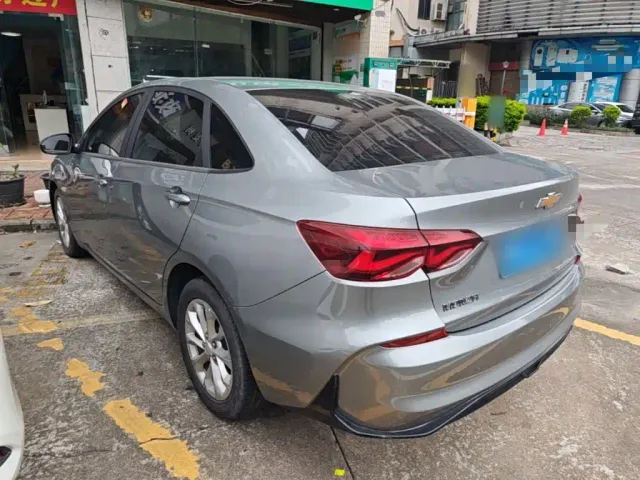 Chevrolet Monza — Фото автомобиля 4