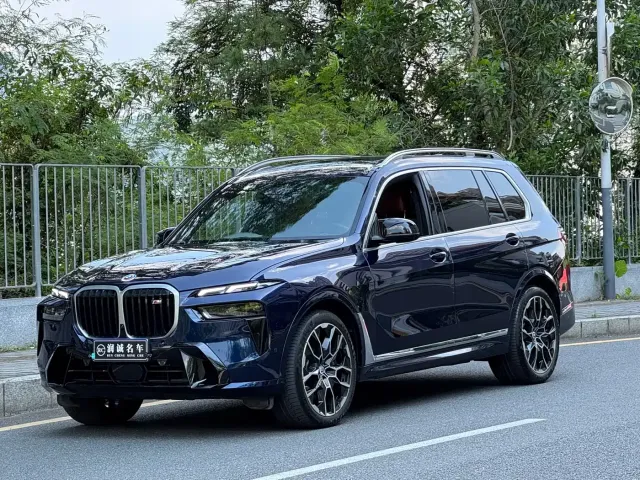 Фотография автомобиля — BMW X7