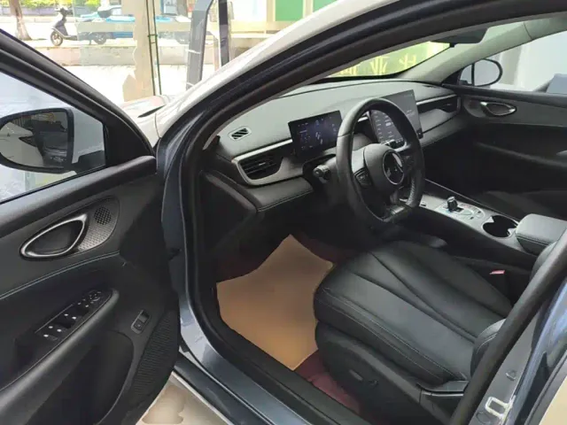 BYD Seal 05 DM-i — Фото автомобиля 15