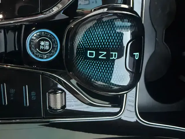 BYD Han — Фото автомобиля 7