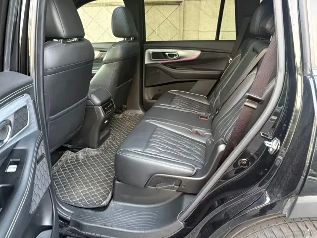 GAC Trumpchi GS8 — Фото автомобиля 11