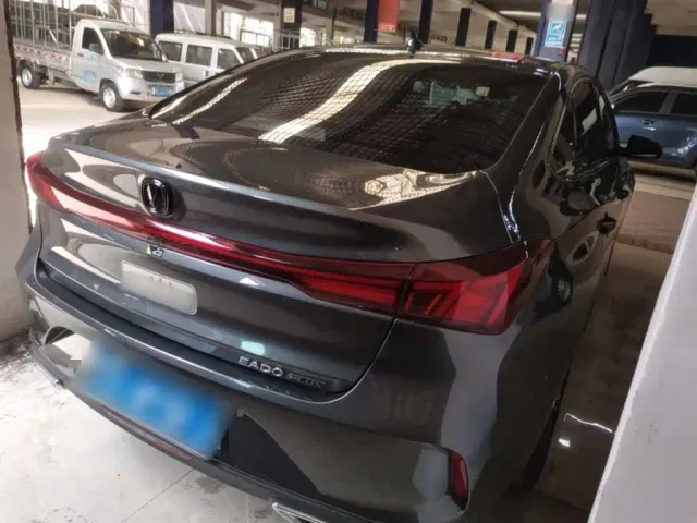 Changan Eado — Фото автомобиля 6