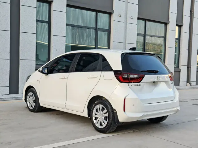 Honda Fit — Фото автомобиля 4