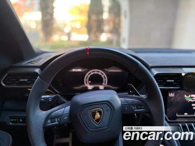 Lamborghini Urus — Фото автомобиля 12