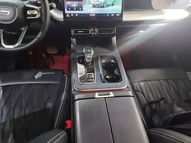 GAC Trumpchi GS8 — Фото автомобиля 13