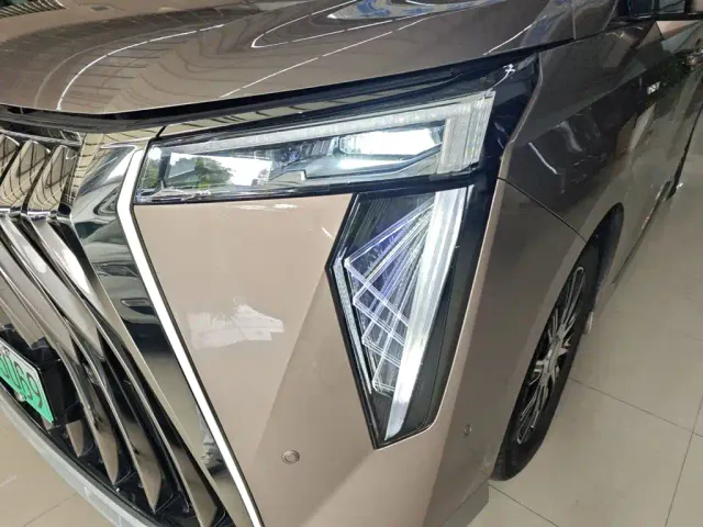 GAC Trumpchi E9 — Фото автомобиля 23
