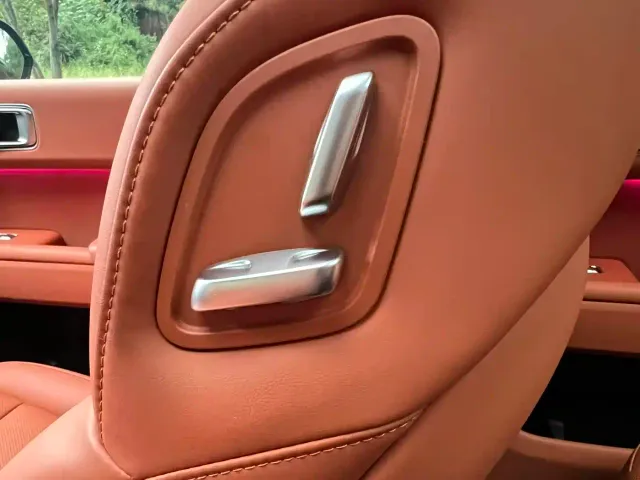 Li Auto L7 — Фото автомобиля 14
