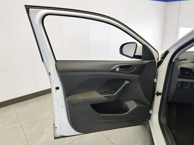 Volkswagen T-Cross — Фото автомобиля 7