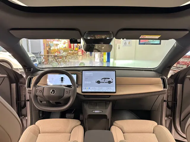 Volvo XC70 Plug-in Hybrid — Фото автомобиля 19