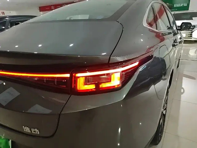 Changan Eado PHEV — Фото автомобиля 7