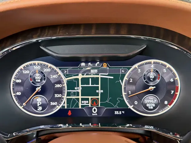 Bentley Flying Spur — Фото автомобиля 13