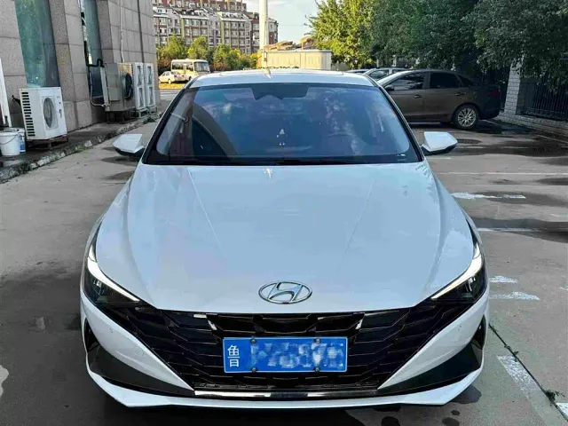 Hyundai Elantra — Фото автомобиля 2