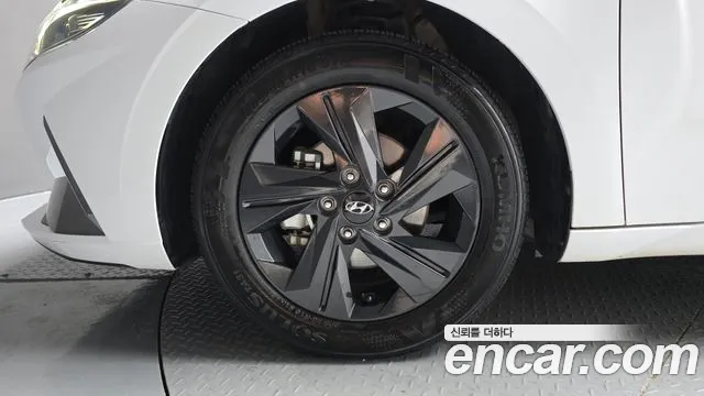 Hyundai AVANTE Avante (CN7) — Фото автомобиля 5