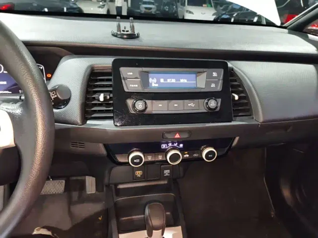 Honda Fit — Фото автомобиля 12