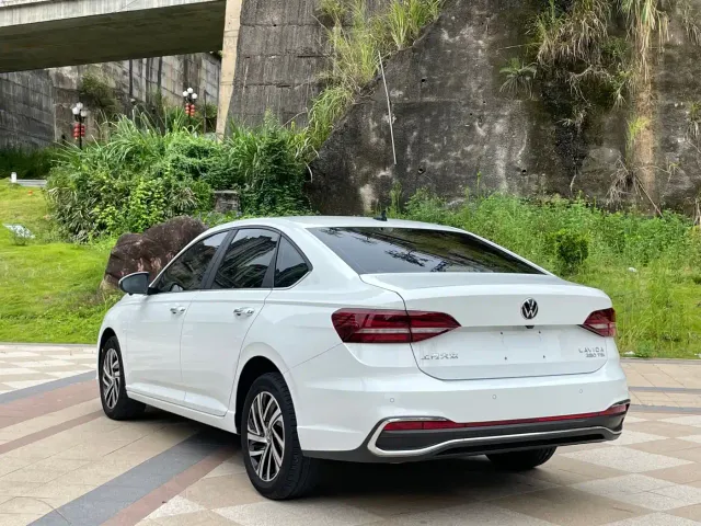 Volkswagen Lavida — Фото автомобиля 8