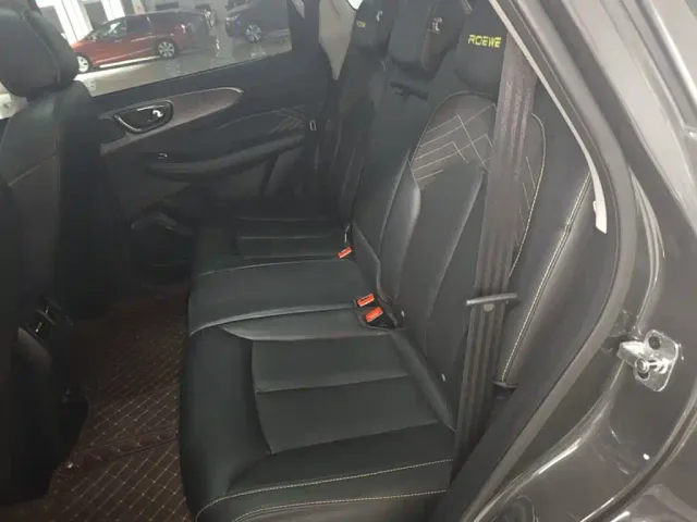 Roewe RX5 — Фото автомобиля 16