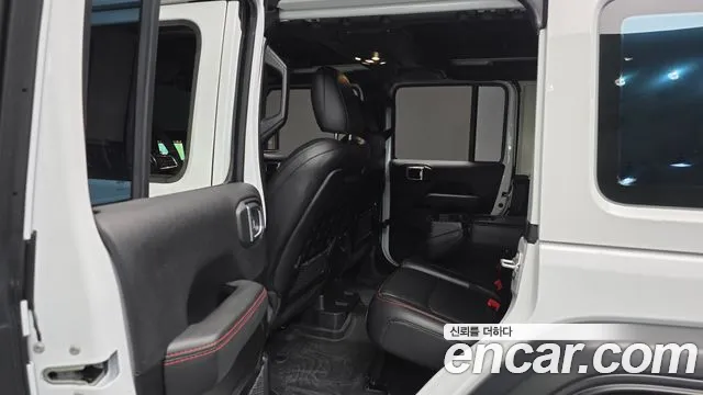 Jeep Wrangler — Фото автомобиля 17
