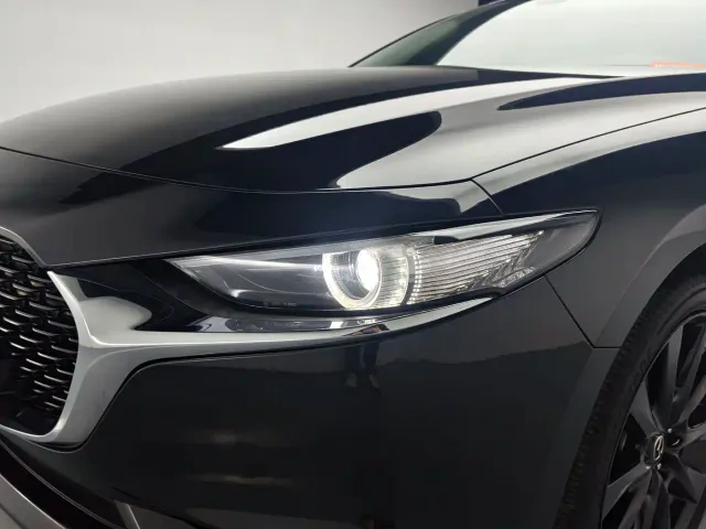 Mazda Axela — Фото автомобиля 5