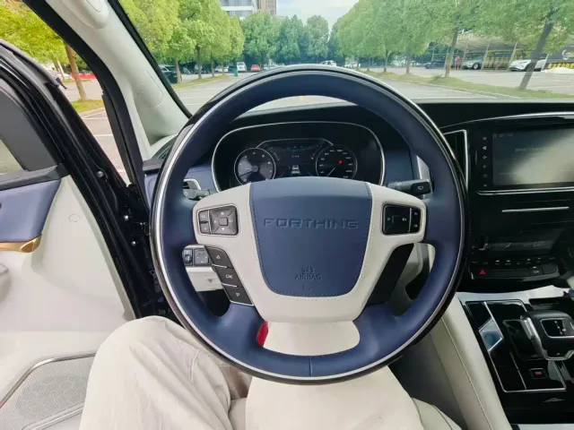Forthing Fengxing M7 — Фото автомобиля 9