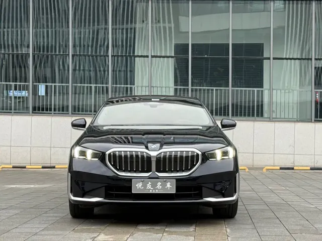 BMW 5 Series — Фото автомобиля 2