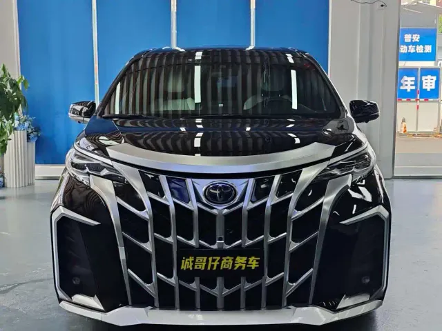 Toyota Sienna — Фото автомобиля 2