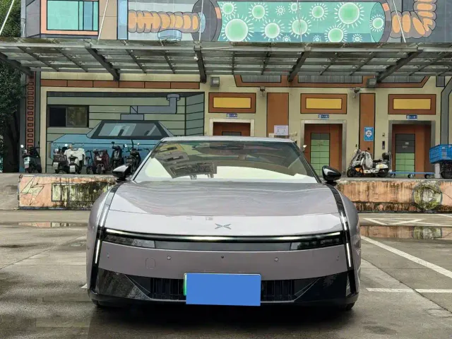 Xpeng P7 — Фото автомобиля 2