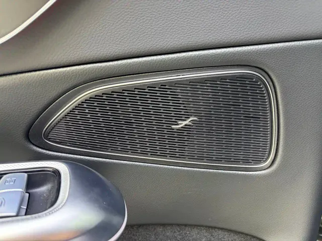Mercedes-Benz E-Class — Фото автомобиля 14