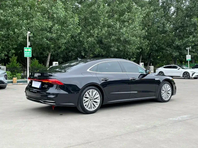 Audi A7L — Фото автомобиля 5