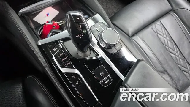 BMW 5 Series G30 — Фото автомобиля 12