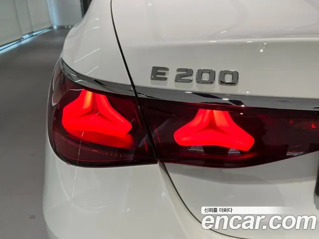 Mercedes-Benz E-Class W214 — Фото автомобиля 10
