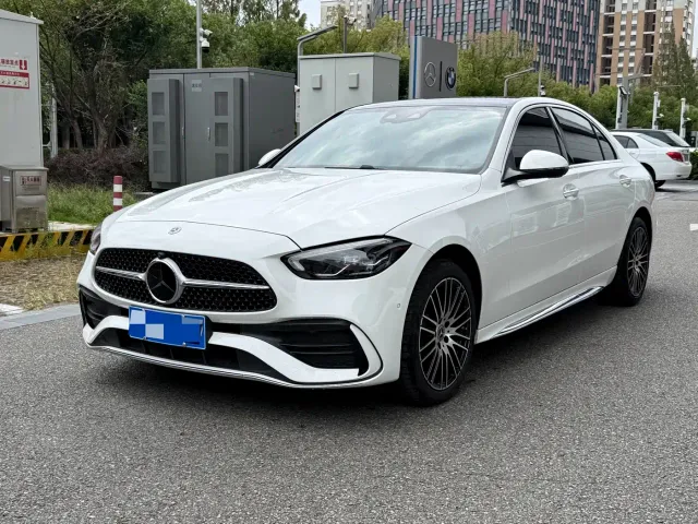 Фотография автомобиля — Mercedes-Benz C-Class