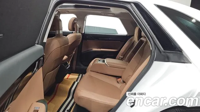 Hyundai Grandeur GN7 — Фото автомобиля 18