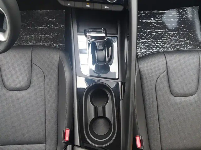 Hyundai Elantra — Фото автомобиля 16