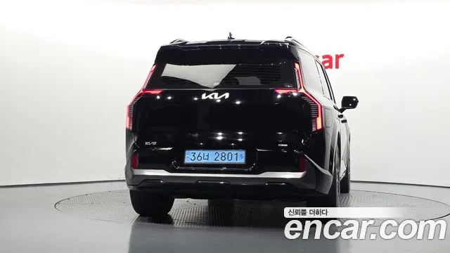 Kia EV9 — Фото автомобиля 4