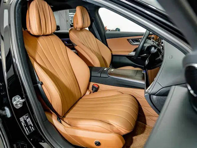 Mercedes-Benz E-Class — Фото автомобиля 18