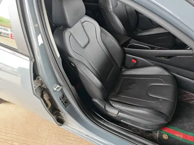 Hyundai Elantra — Фото автомобиля 24