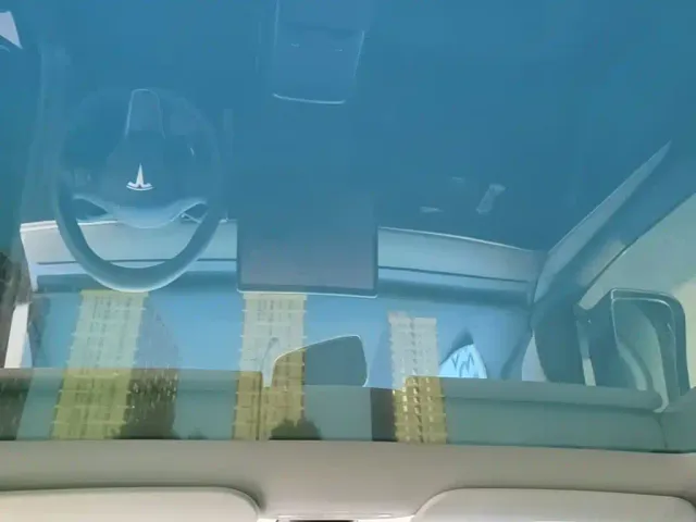 Tesla Model Y — Фото автомобиля 17