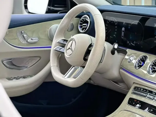 Mercedes-Benz E-Class — Фото автомобиля 7