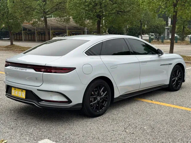 BYD Han 2025 DM-i Smart Drive Edition 125KM Elite — Фото автомобиля 3