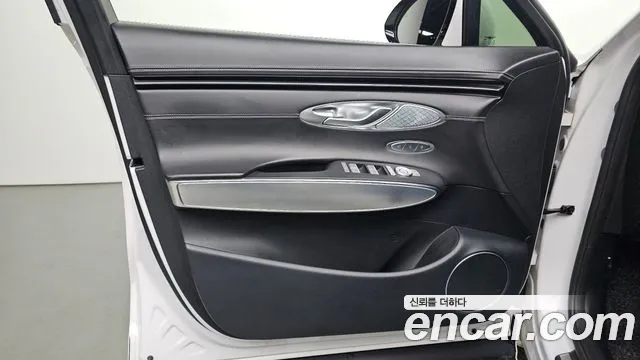 Genesis GV70 2.5T Бензин 2WD — Фото автомобиля 23