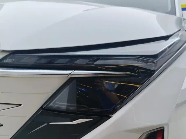 Changan Z6 — Фото автомобиля 5