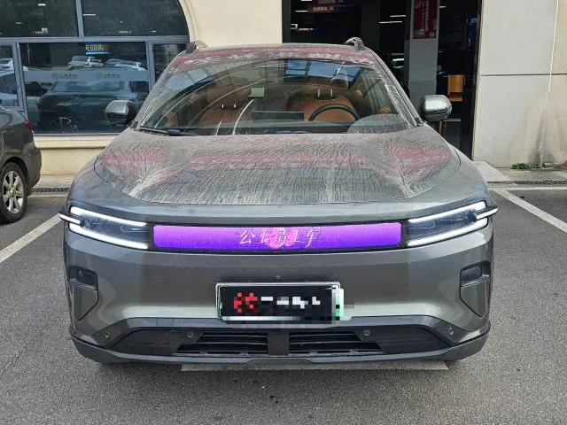 Changan Qiyuan E07 — Фото автомобиля 2