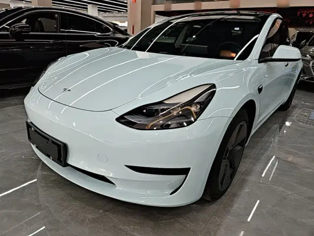 Фотография автомобиля — Tesla Model 3