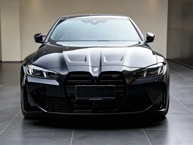 BMW M4 — Фото автомобиля 2